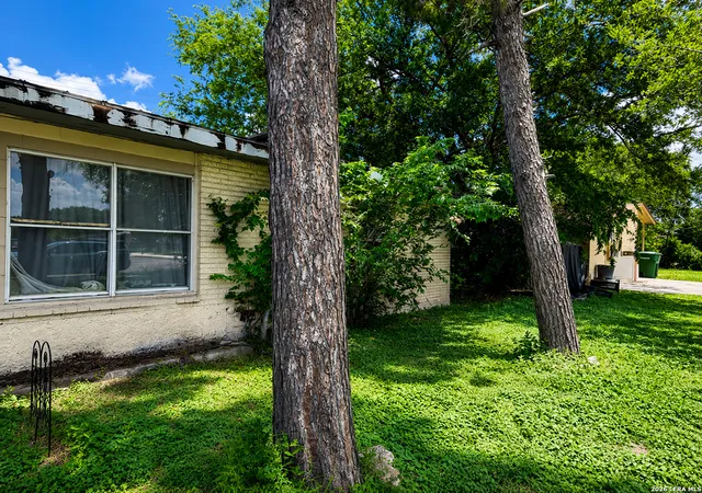 Photo 2 of Sale Pending at 314 Springvale Dr, San Antonio, TX 78227 | MLS# 2007181 | Listing updated on 2026-09-09