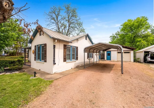 3rd image of 408 W College St, Fredericksburg, TX 78624 | MLS# 2007183