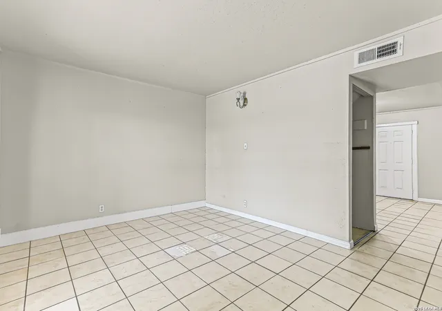 Photo 3 of Single family home for sale at 7013 Glen Mist, San Antonio, TX 78239 | MLS# 2007192 | Listing updated on 2026-09-14