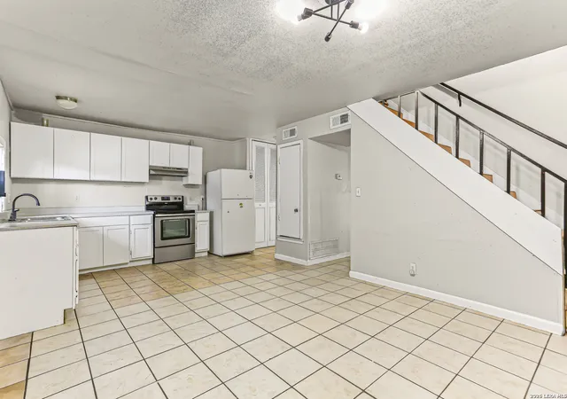Photo 4 of Single family home for sale at 7013 Glen Mist, San Antonio, TX 78239 | MLS# 2007192 | Listing updated on 2026-09-14
