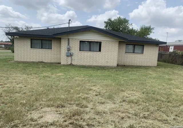 4th image of 508 Crouch Ave, Devine, TX 78016 | MLS# 2007274