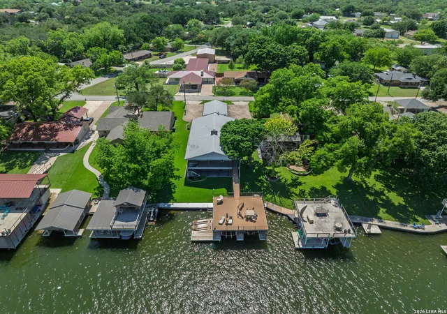 Photo 2 of Single family home for sale at 208 Riverside Dr, Kingsland, TX 78639 | MLS# 2007290 | Listing updated on 2026-09-11