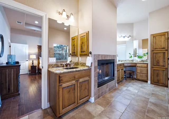 4th image of 128 Abrego Ridge Dr, Floresville, TX 78114 | MLS# 2007328