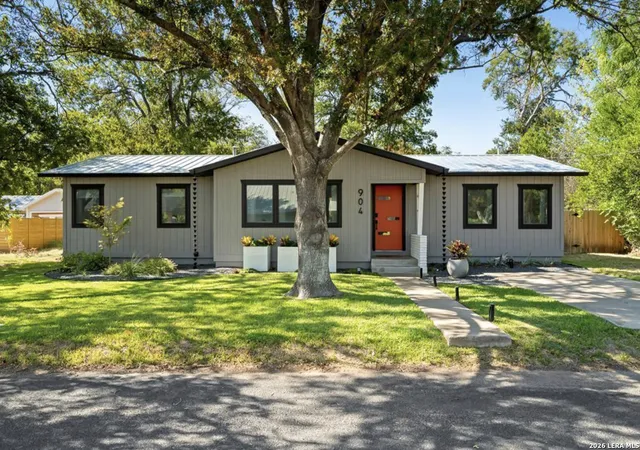 1st image of 904 N Orange St, Fredericksburg, TX 78624 | MLS# 2007339