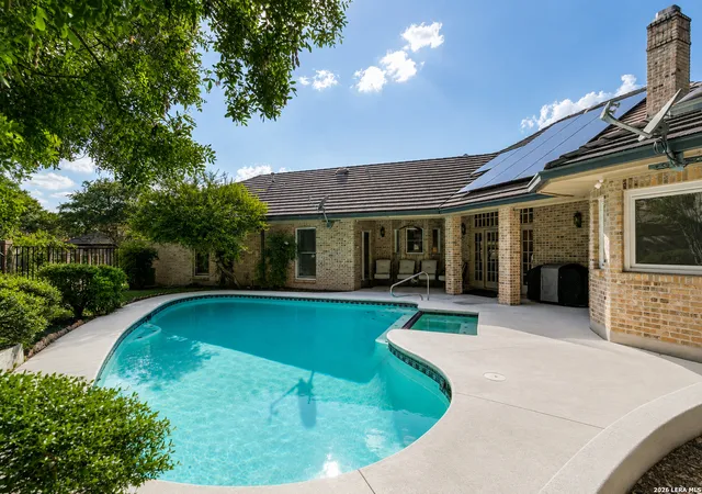 Photo 3 of Sale Pending at 91 Granburg Cir, San Antonio, TX 78218 | MLS# 2007349 | Listing updated on 2026-08-23