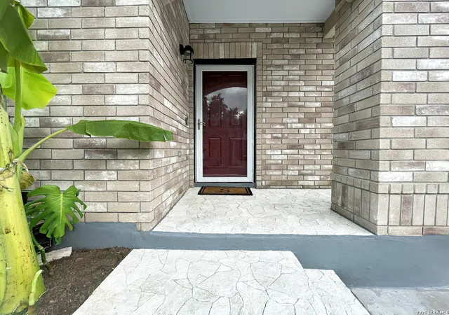 Photo 2 of Single family home for sale at 115 Arrow Oaks, San Antonio, TX 78249 | MLS# 2007353 | Listing updated on 2026-10-21