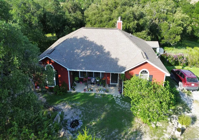 3rd image of 126 Madrone Rdg, Comfort, TX 78013 | MLS# 2007368