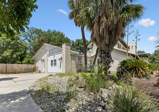 Photo 4 of Sale Pending at 2803 Marlborough Dr, San Antonio, TX 78230 | MLS# 2007378 | Listing updated on 2026-09-11