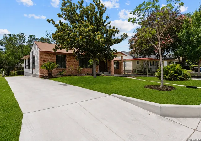 Photo 2 of Single family home for sale at 514 Thorain Blvd, San Antonio, TX 78212 | MLS# 2007407 | Listing updated on 2026-09-20