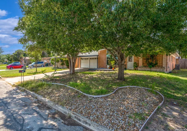 4th image of 437 E Lindbergh Blvd, Universal City, TX 78148 | MLS# 2007436