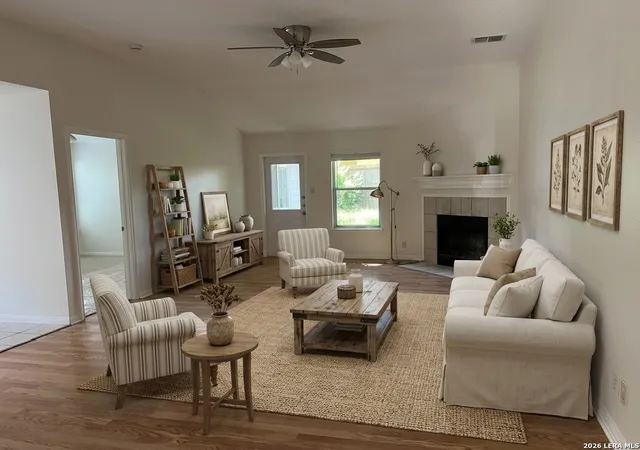 4th image of 206 Stone Creek Dr, Boerne, TX 78006 | MLS# 2007445