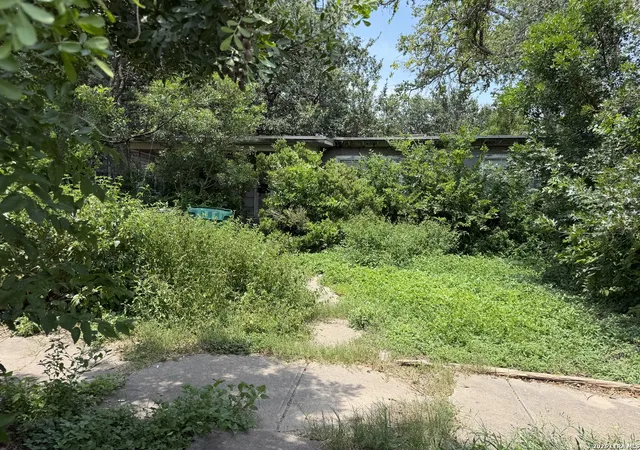 Photo 3 of Sale Pending at 347 Freiling, San Antonio, TX 78213 | MLS# 2007456 | Listing updated on 2026-08-13