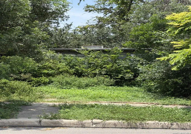 Photo 4 of Sale Pending at 347 Freiling, San Antonio, TX 78213 | MLS# 2007456 | Listing updated on 2026-08-13