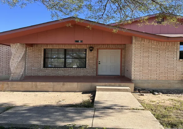Photo 1 of Single family home for sale at 2340 Royal Park, Eagle Pass, TX 78852 | MLS# 2007478 | Listing updated on 2026-09-17