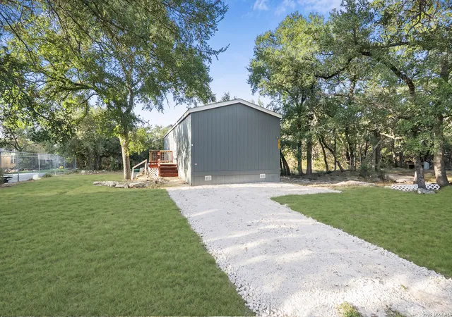 3rd image of 2813 Western Skies Dr, Spring Branch, TX 78070 | MLS# 2007485