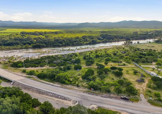 22nd image of 33360 S Hwy 55, Uvalde, TX 78801 | MLS# 2007512