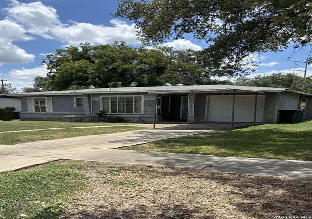 Photo 2 of Sale Pending at 130 Locknere Ln, San Antonio, TX 78213 | MLS# 2007516 | Listing updated on 2026-08-18