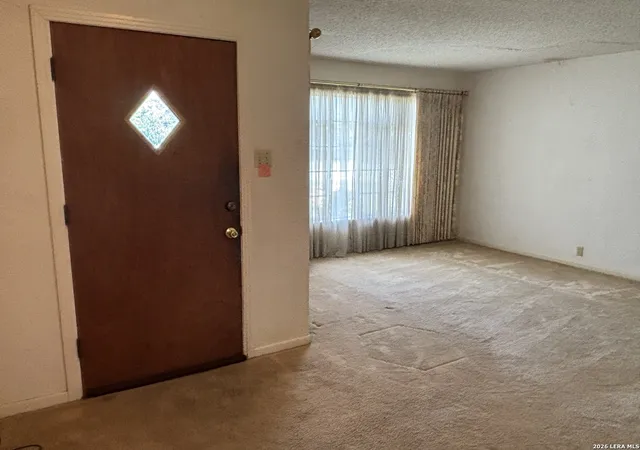 Photo 4 of Sale Pending at 130 Locknere Ln, San Antonio, TX 78213 | MLS# 2007516 | Listing updated on 2026-08-18