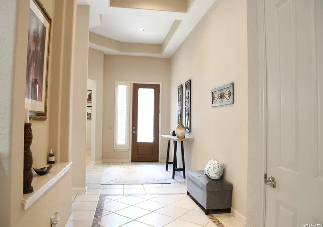 Photo 3 of Sale Pending at 131 Garden Trace, San Antonio, TX 78260 | MLS# 2007518 | Listing updated on 2026-09-10