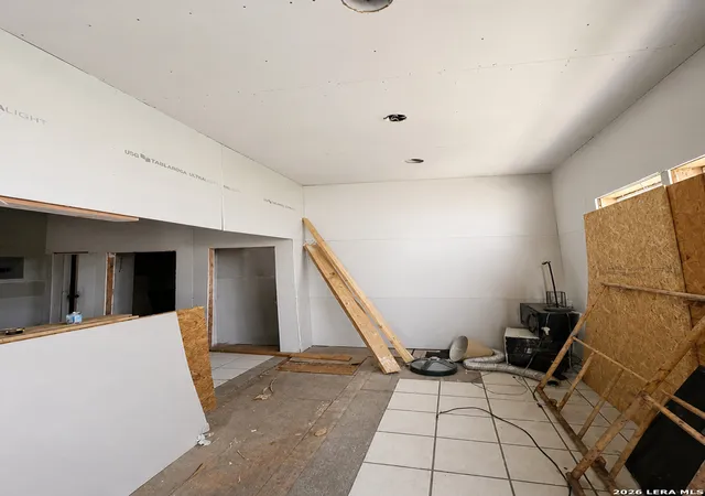 Photo 3 of Sale Pending at 147 Klein St, San Antonio, TX 78204 | MLS# 2007520 | Listing updated on 2026-08-31