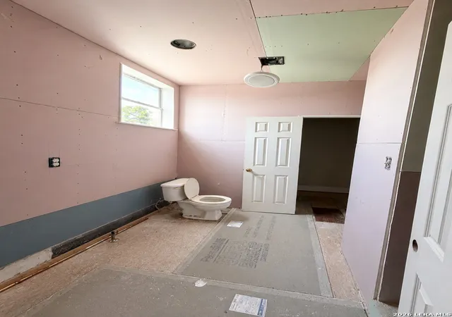 Photo 4 of Sale Pending at 147 Klein St, San Antonio, TX 78204 | MLS# 2007520 | Listing updated on 2026-08-31