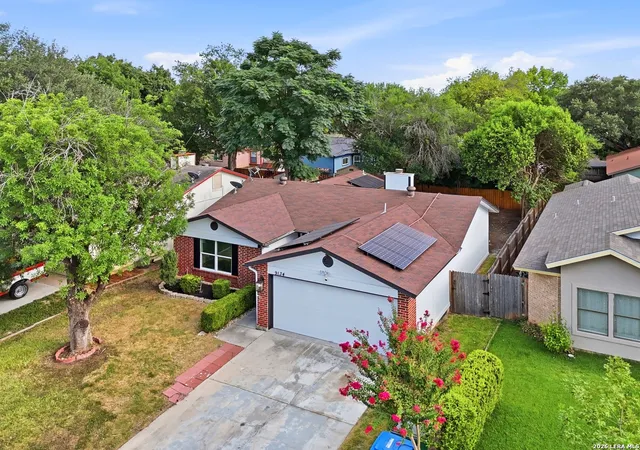 5th image of 9134 Tree Vlg, San Antonio, TX 78250 | MLS# 2007544
