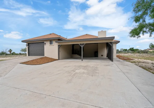 Photo 3 of Single family home for sale at 159 W Skyview, Del Rio, TX 78840 | MLS# 2007546 | Listing updated on 2026-09-08