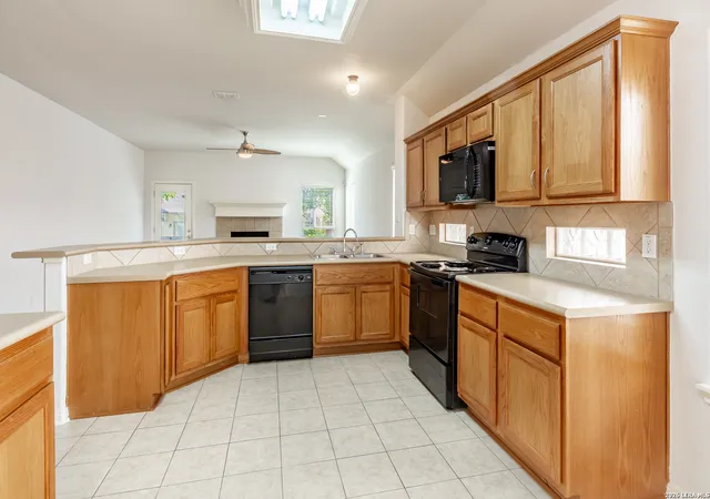 2nd image of 548 Thurber Dr, Schertz, TX 78154 | MLS# 2007561