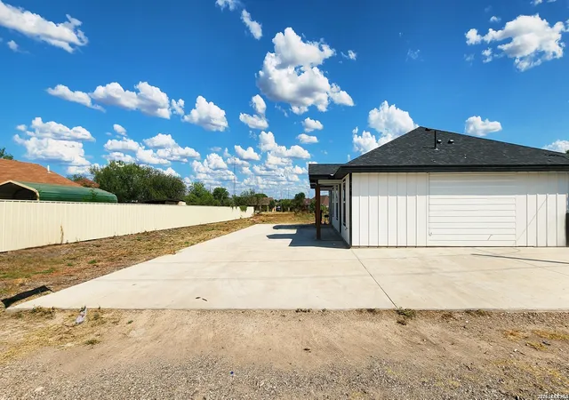Photo 2 of Multi family home for sale at 86 Los Sauces Rd, Eagle Pass, TX 78852 | MLS# 2007575 | Listing updated on 2026-08-22