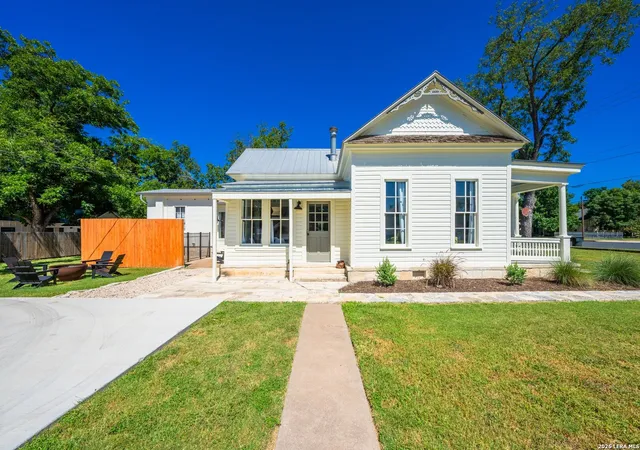1st image of 501 W San Antonio St, Fredericksburg, TX 78624 | MLS# 2007577