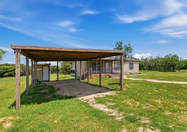 3rd image of 646 Old Colony, Seguin, TX 78155 | MLS# 2007603