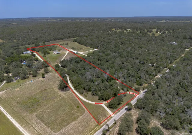 5th image of 646 Old Colony, Seguin, TX 78155 | MLS# 2007603