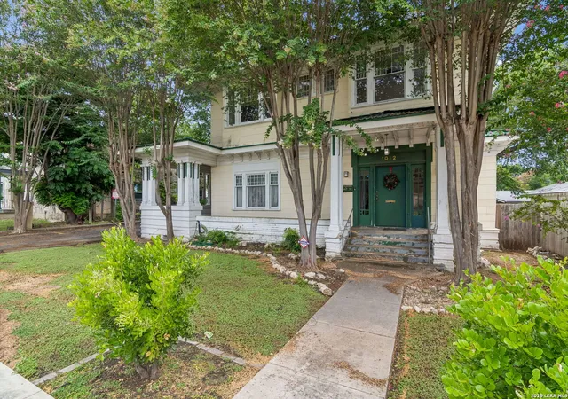 Photo 4 of Single family home for sale at 1032 W Woodlawn, San Antonio, TX 78201 | MLS# 2007669 | Listing updated on 2026-08-22