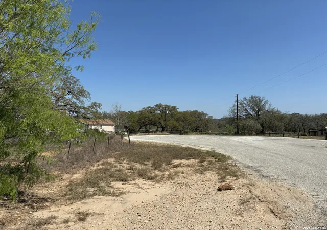 2nd image of 165 Bailee, Poteet, TX 78065 | MLS# 2007694