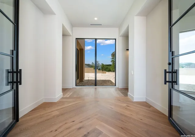 Photo 2 of Single family home for sale at 2 Dominion Vista, San Antonio, TX 78257 | MLS# 2007719 | Listing updated on 2026-09-18