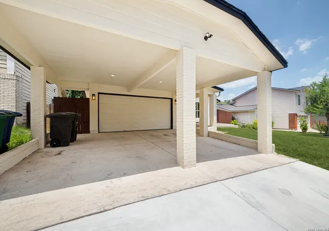 Photo 3 of Sale Pending at 635 Cypresscliff Dr, San Antonio, TX 78245 | MLS# 2007743 | Listing updated on 2026-08-31