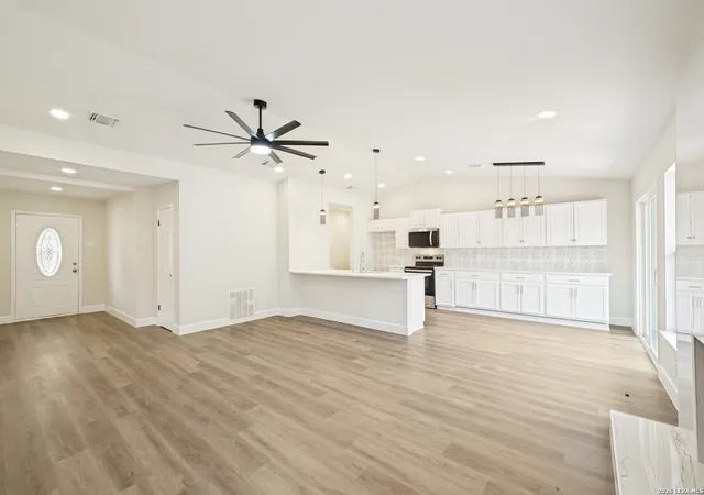 Photo 4 of Sale Pending at 635 Cypresscliff Dr, San Antonio, TX 78245 | MLS# 2007743 | Listing updated on 2026-08-31