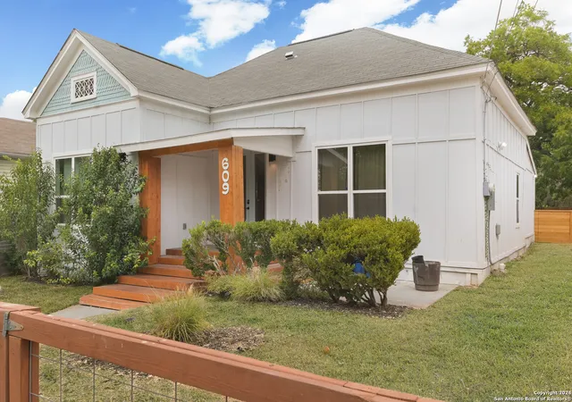 Photo 1 of Single family home for sale at 609 Dakota St, San Antonio, TX 78203 | MLS# 2007746 | Listing updated on 2026-09-07