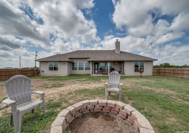 Photo 4 of House for sale at 2259 County Road 325, Sabinal, TX 78881 | MLS# 2007749 | Listing updated on 2026-10-09