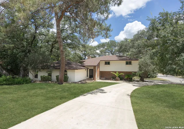 Photo 1 of Single family home for sale at 301 Sagecrest Dr, Hollywood Park, TX 78232 | MLS# 2007751 | Listing updated on 2026-09-06