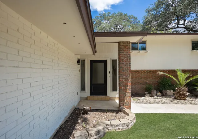 Photo 2 of Single family home for sale at 301 Sagecrest Dr, Hollywood Park, TX 78232 | MLS# 2007751 | Listing updated on 2026-09-06