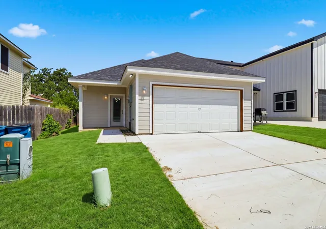 3rd image of 133 Lark Hill Rd, Floresville, TX 78114 | MLS# 2007764