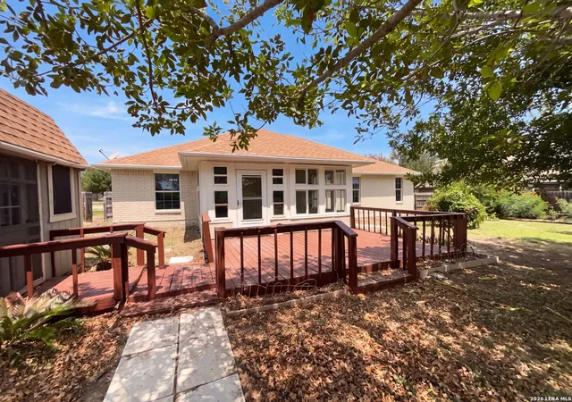 Photo 4 of Single family home for sale at 2106 Geneva St, Castroville, TX 78009 | MLS# 2007790 | Listing updated on 2026-10-09