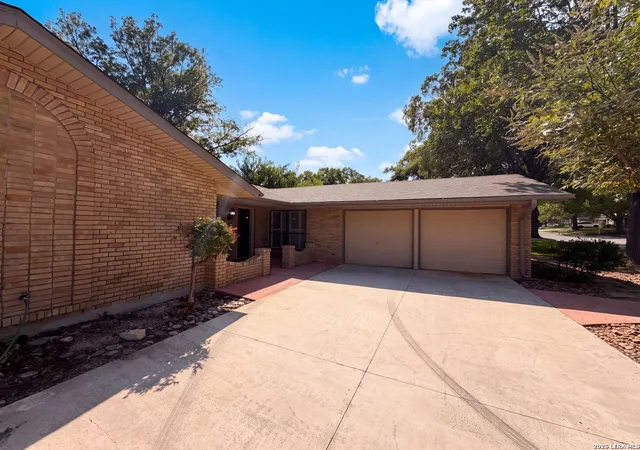 1st image of 326 De Soto Dr, Universal City, TX 78148 | MLS# 2007800