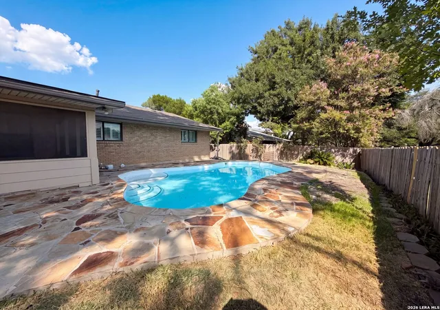 20th image of 326 De Soto Dr, Universal City, TX 78148 | MLS# 2007800