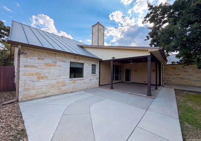 Photo 4 of Single family home for sale at 197 Vintage Ranch Cir, La Vernia, TX 78121 | MLS# 2007803 | Listing updated on 2026-10-09