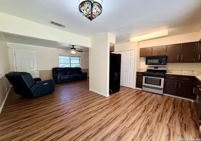 4th image of 7426 Mountain Oak Trl, Live Oak, TX 78233 | MLS# 2007833