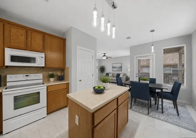 3rd image of 2518 Sir Barton Bay, Schertz, TX 78108 | MLS# 2007848