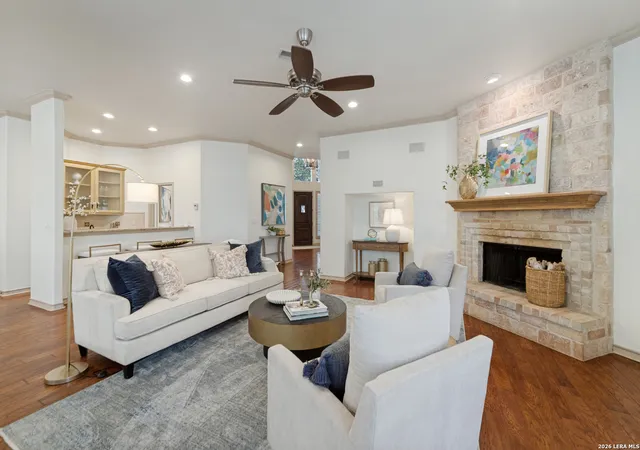 Photo 3 of Single family home for sale at 8 Aspen Creek Dr, San Antonio, TX 78248 | MLS# 2007856 | Listing updated on 2026-09-09