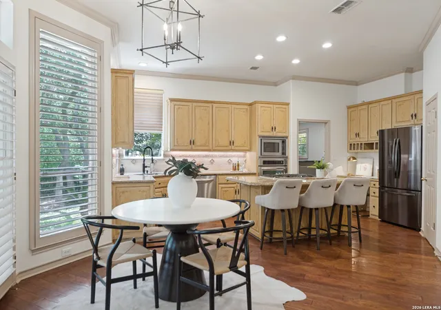 Photo 4 of Single family home for sale at 8 Aspen Creek Dr, San Antonio, TX 78248 | MLS# 2007856 | Listing updated on 2026-09-30